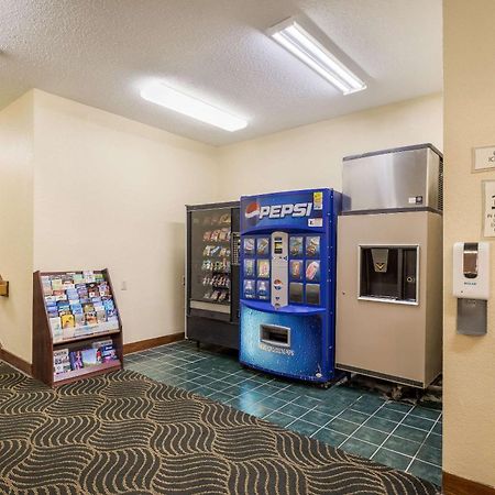 Quality Inn Tulsa Central Εξωτερικό φωτογραφία