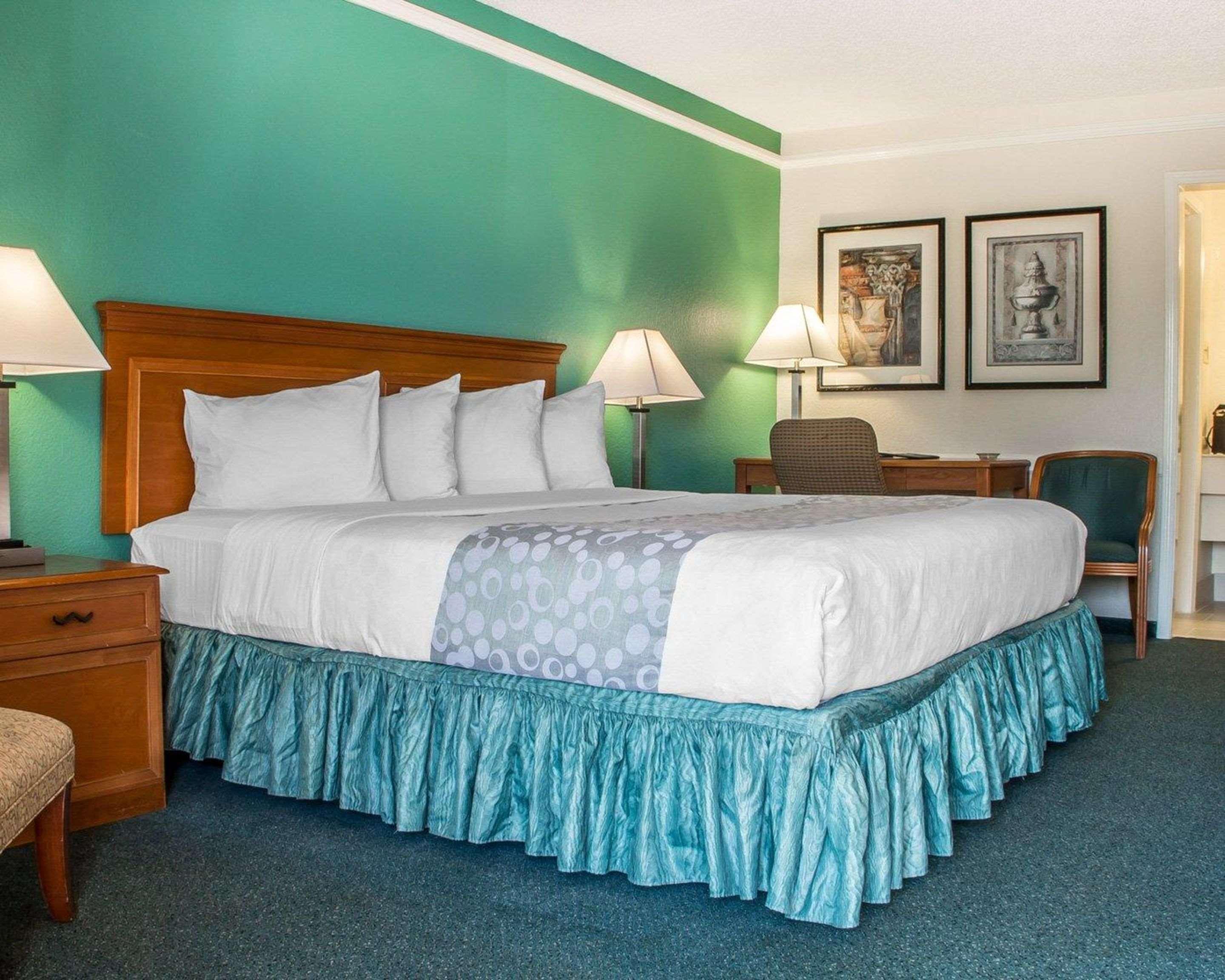Quality Inn Tulsa Central Εξωτερικό φωτογραφία