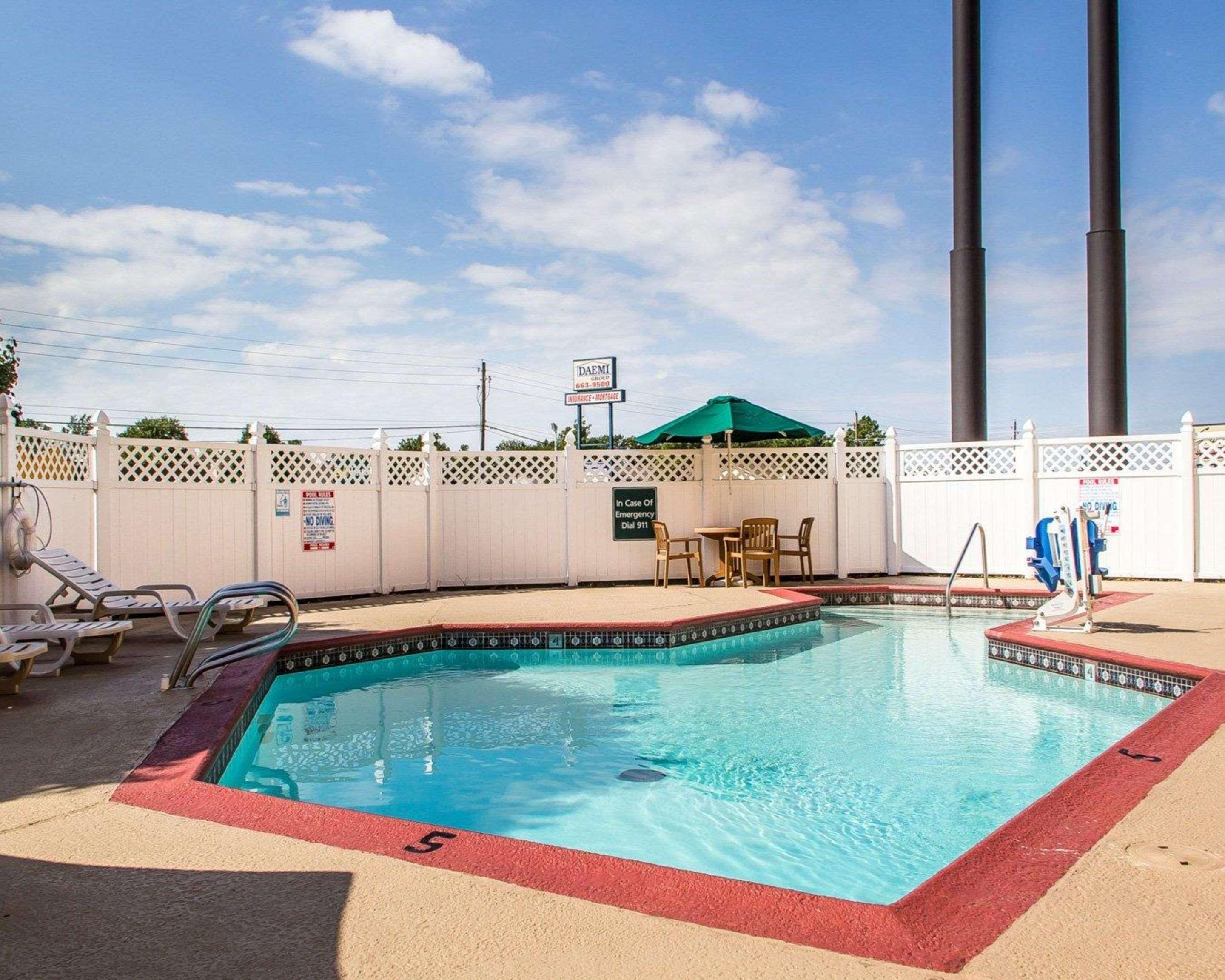 Quality Inn Tulsa Central Εξωτερικό φωτογραφία