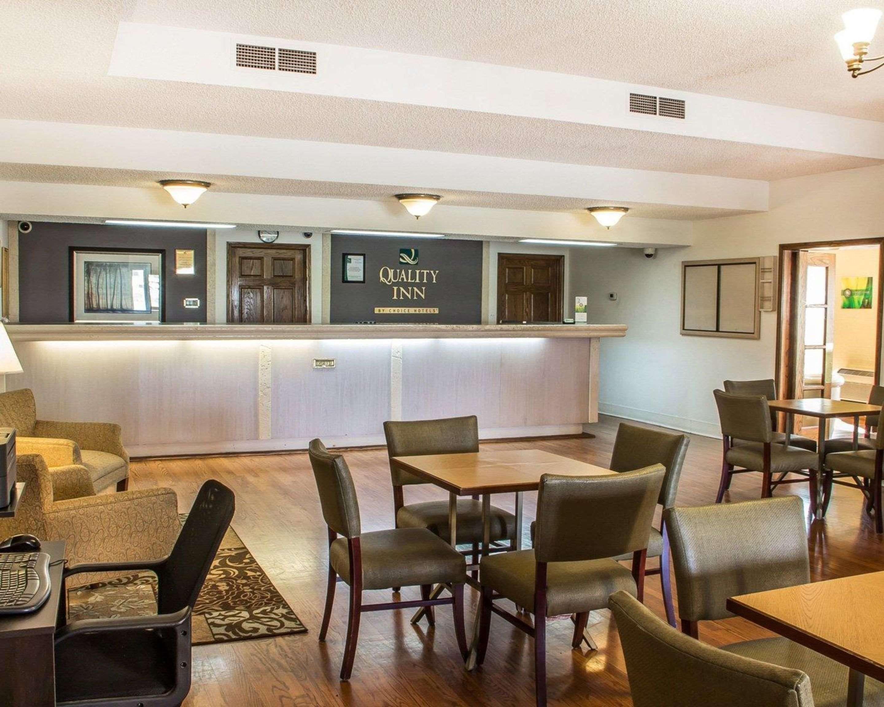 Quality Inn Tulsa Central Εξωτερικό φωτογραφία