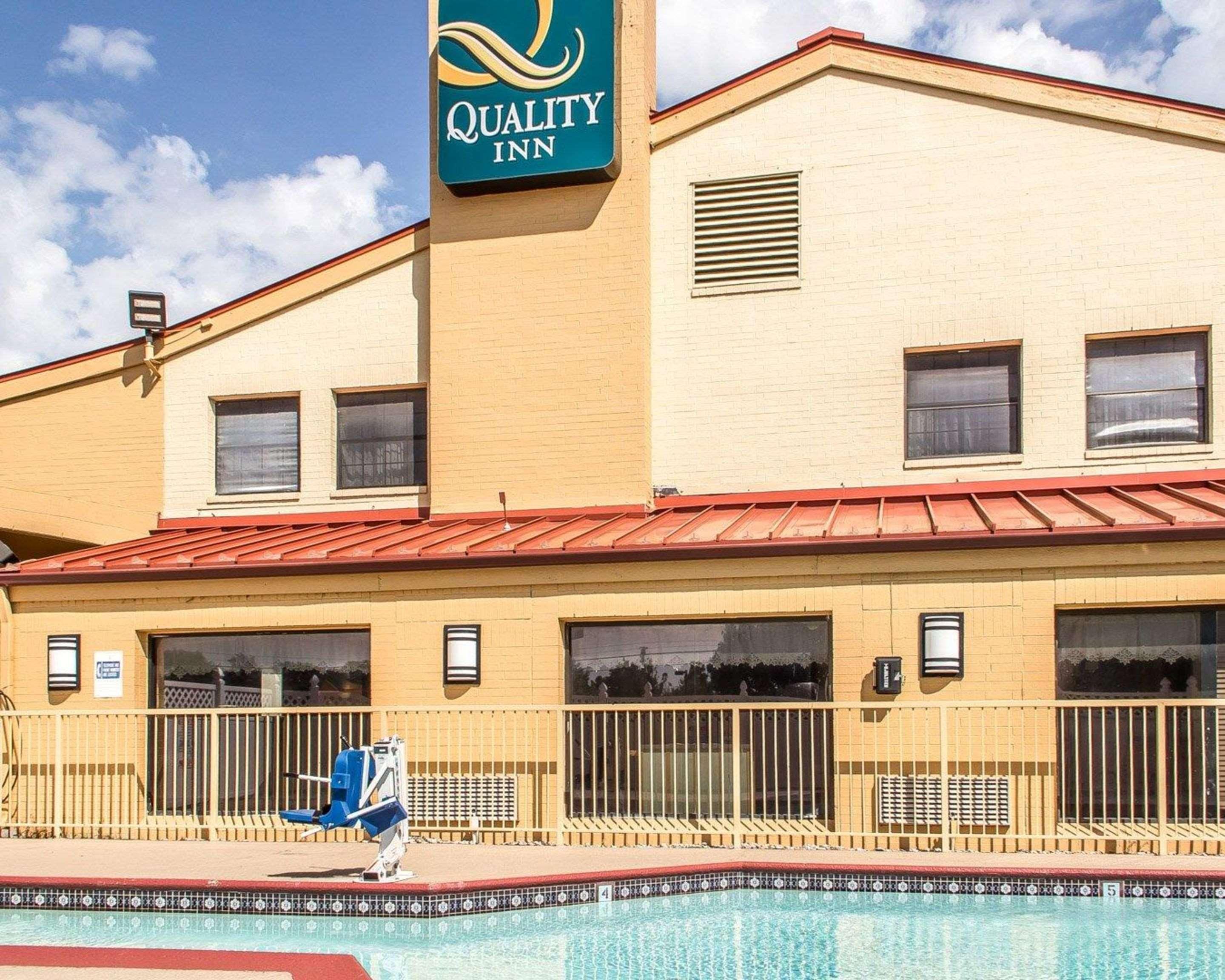 Quality Inn Tulsa Central Εξωτερικό φωτογραφία