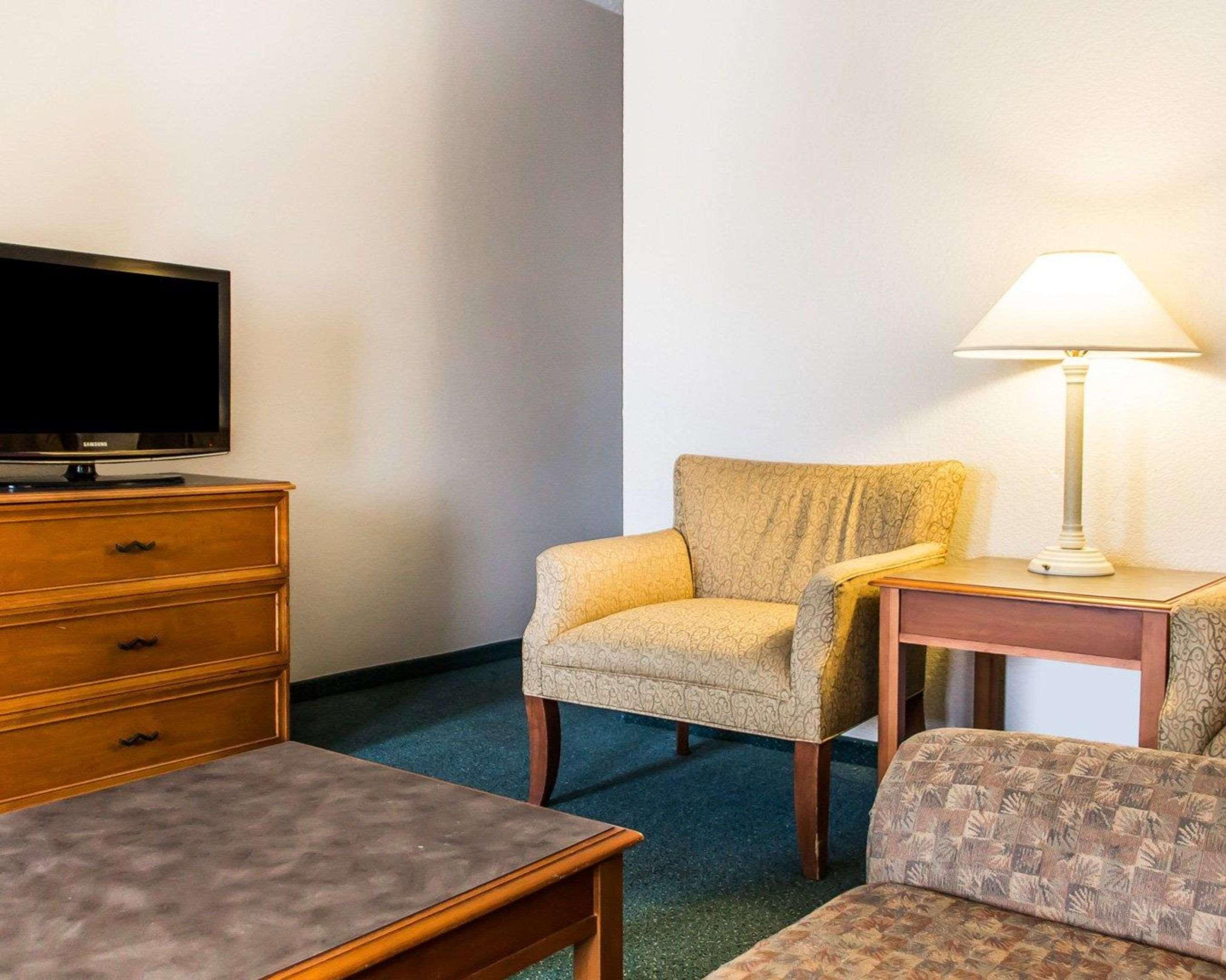 Quality Inn Tulsa Central Εξωτερικό φωτογραφία