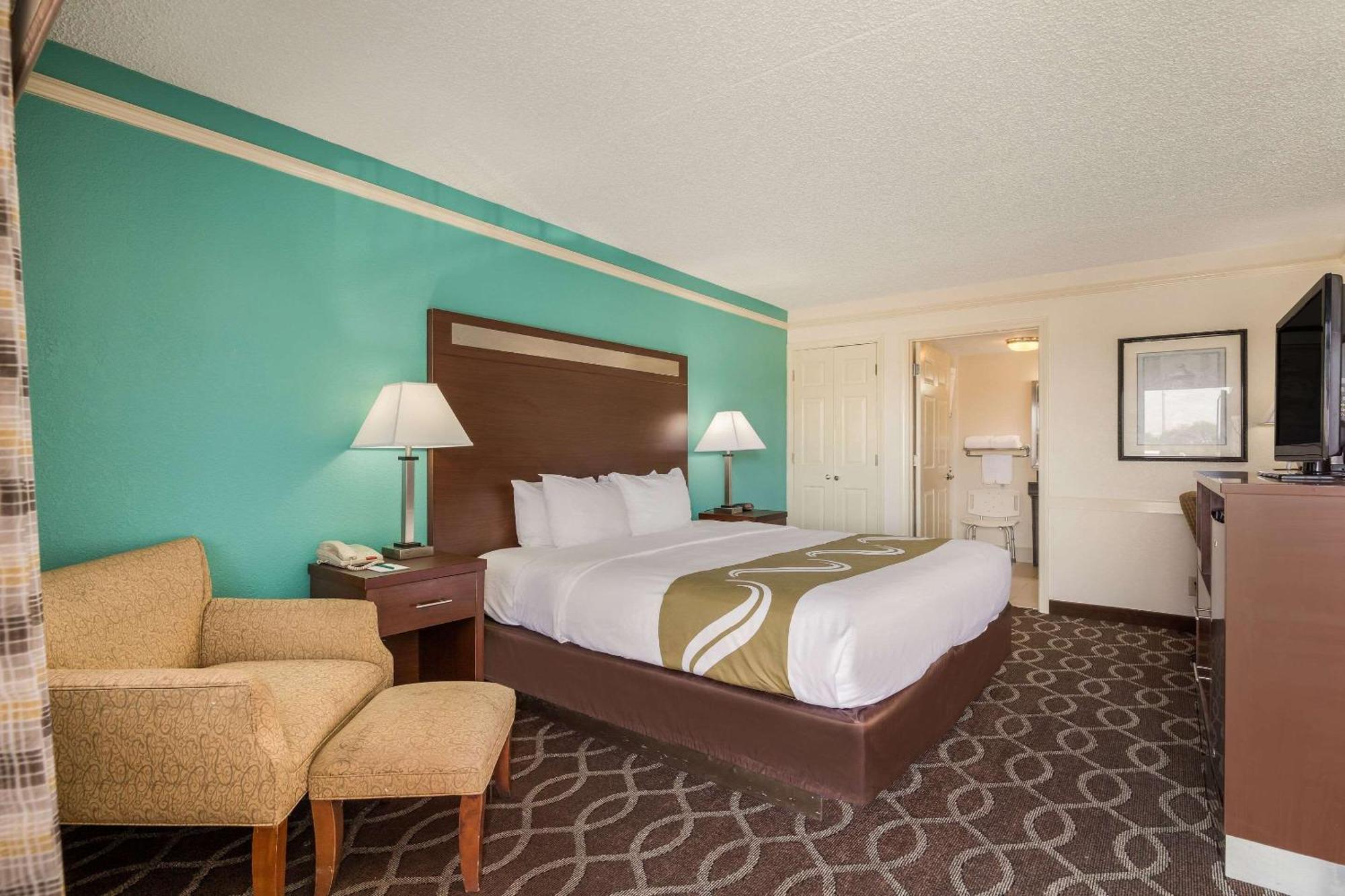Quality Inn Tulsa Central Εξωτερικό φωτογραφία