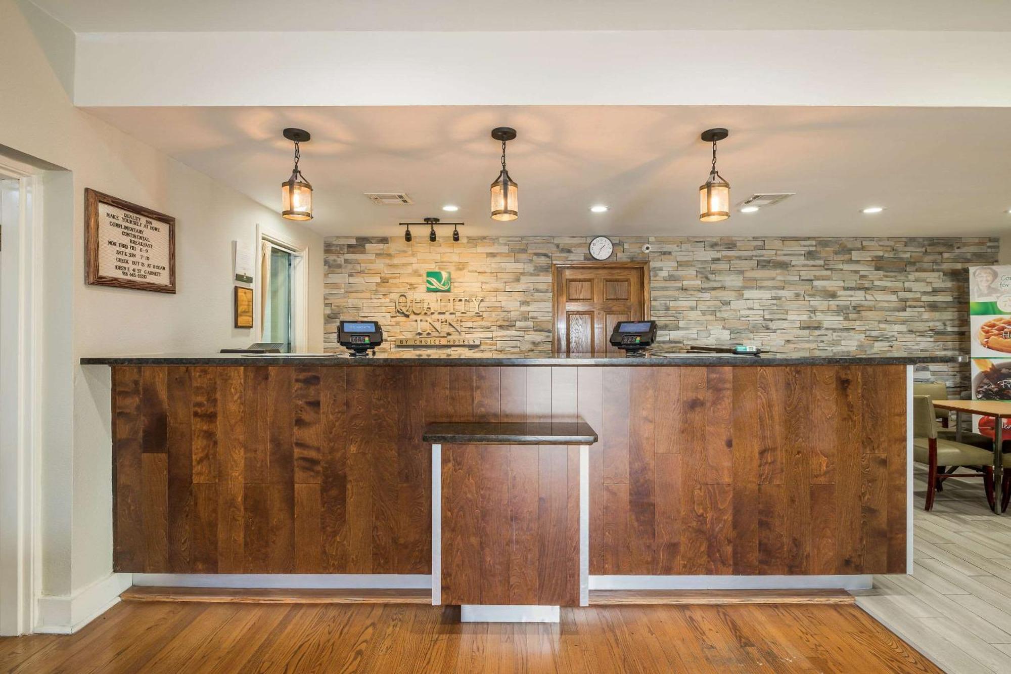 Quality Inn Tulsa Central Εξωτερικό φωτογραφία