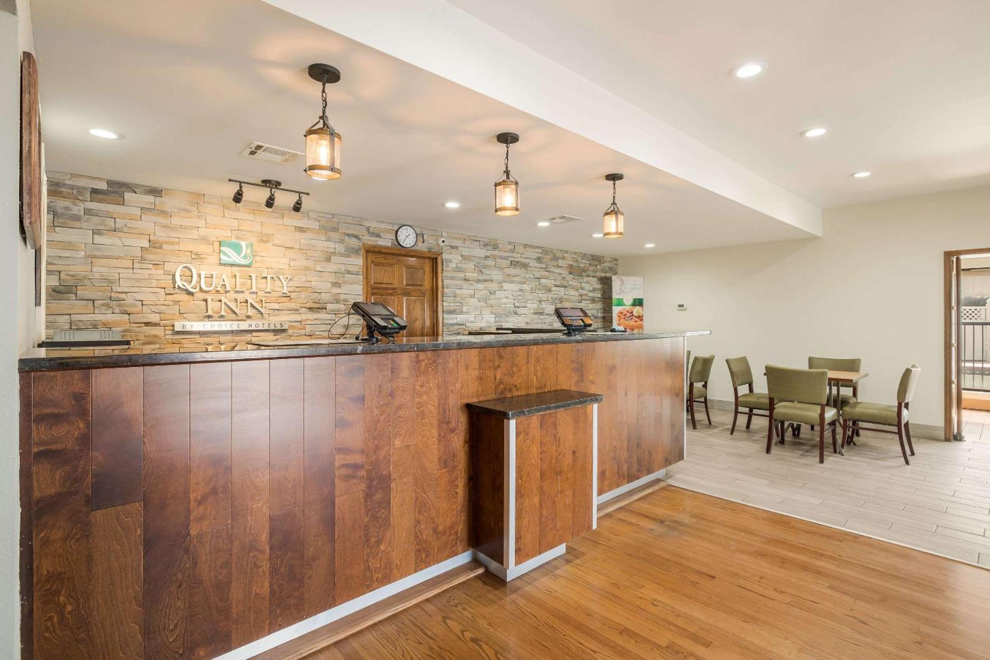 Quality Inn Tulsa Central Εξωτερικό φωτογραφία