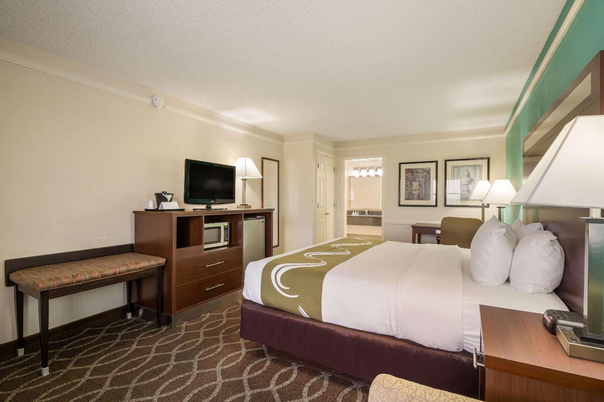 Quality Inn Tulsa Central Εξωτερικό φωτογραφία