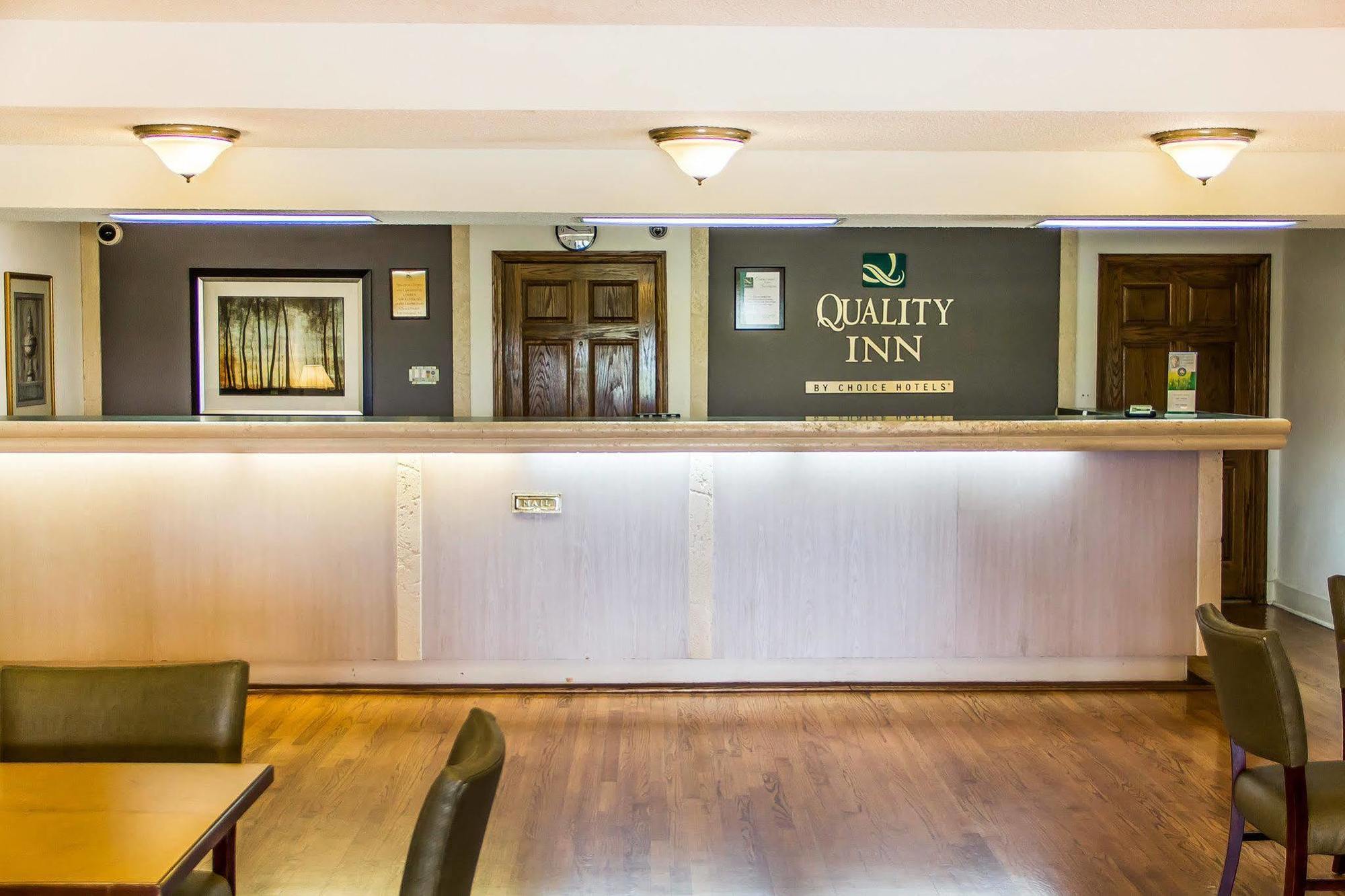 Quality Inn Tulsa Central Εξωτερικό φωτογραφία